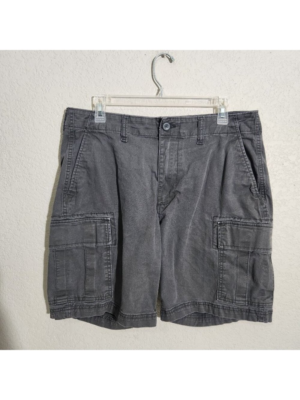 Old Navy Lived-In Cargo Men’s Shorts Size 34 Gray Built-In Flex